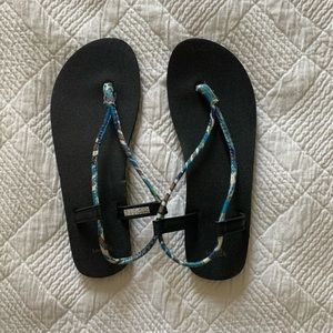 Sanuk women’s Sandals- Size 10